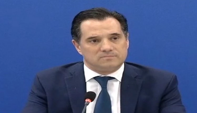 «Τρελάθηκε» με την κωλοτούμπα της Δούρου ο Άδωνις (βίντεο)